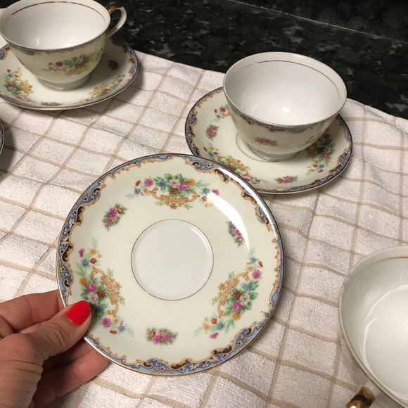 Beautiful 4 guests coffee party. - Picture 4 of 7